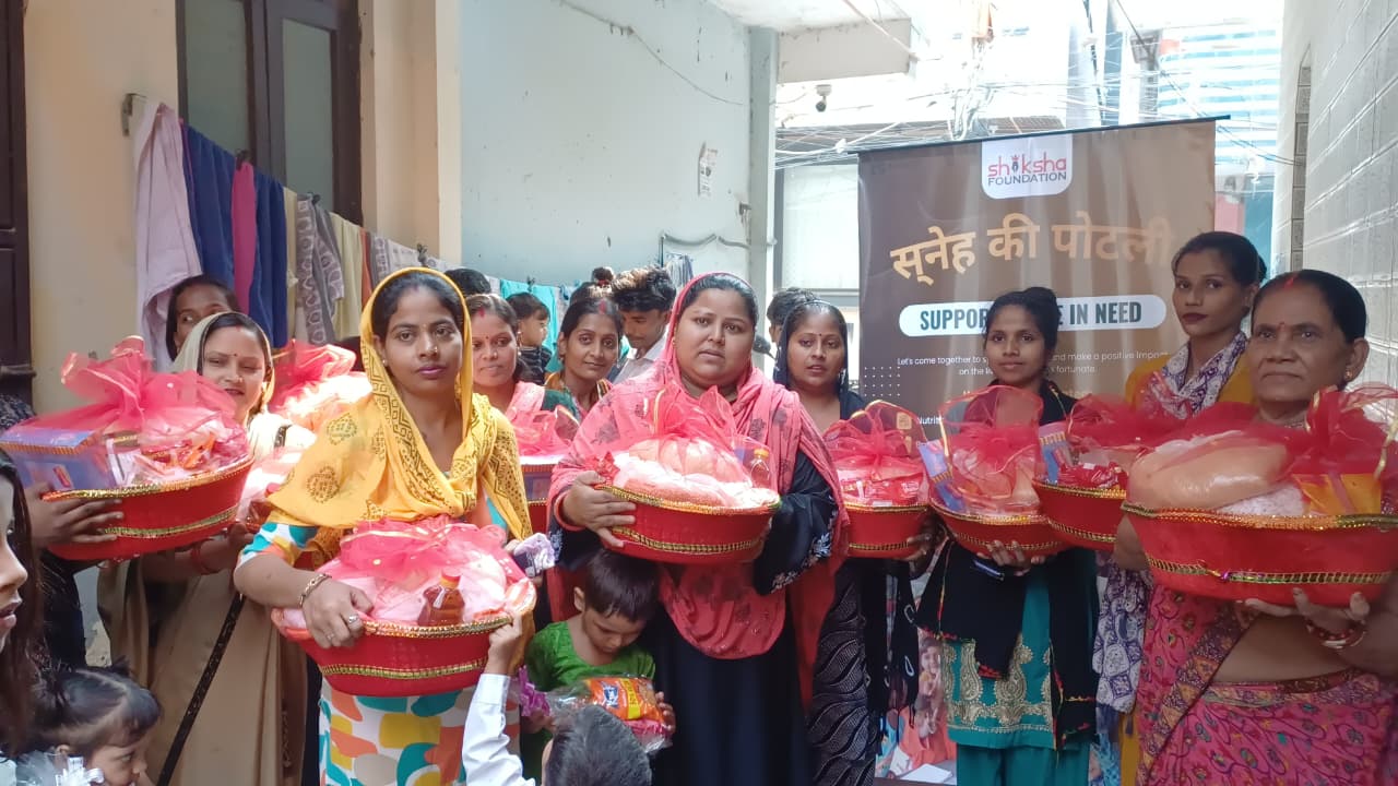Nutritious meal being served to children